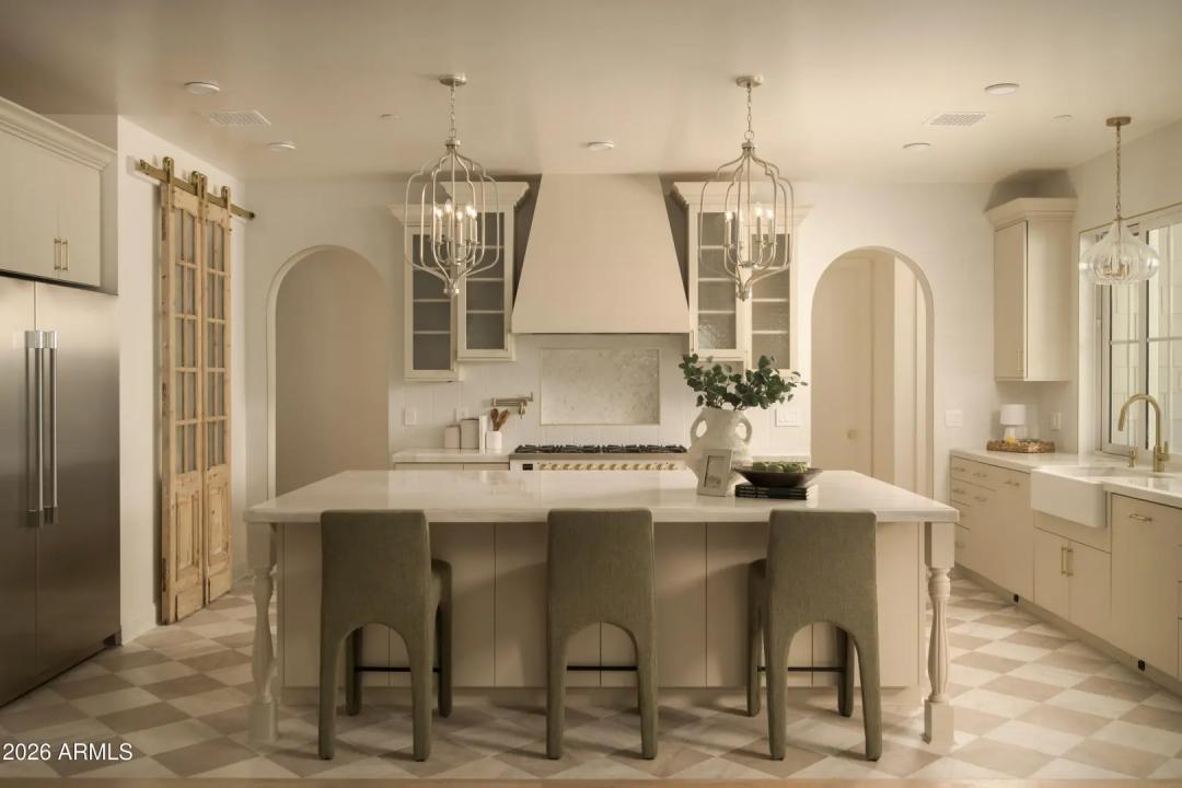 Real Estate Picture 3