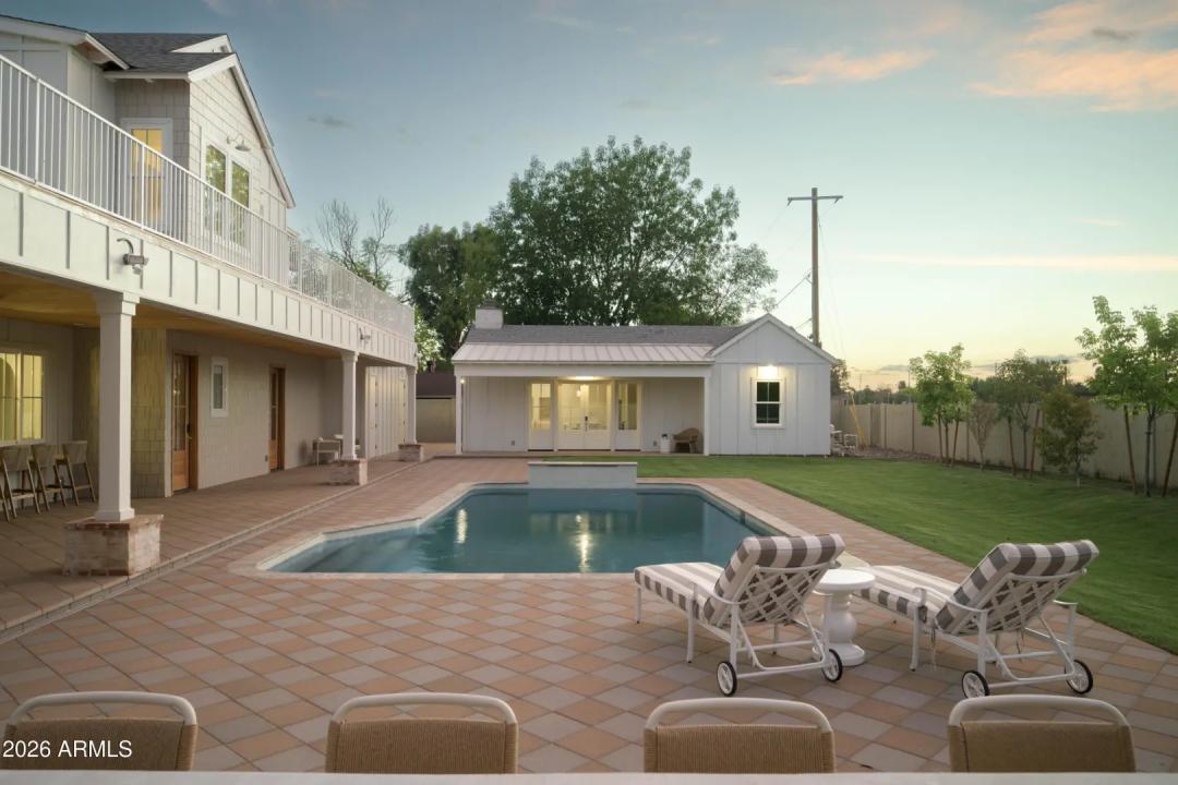 Real Estate Picture 23