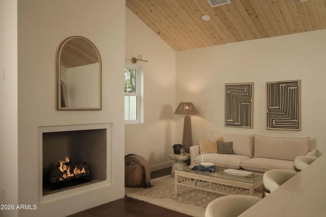 Real Estate Picture 17