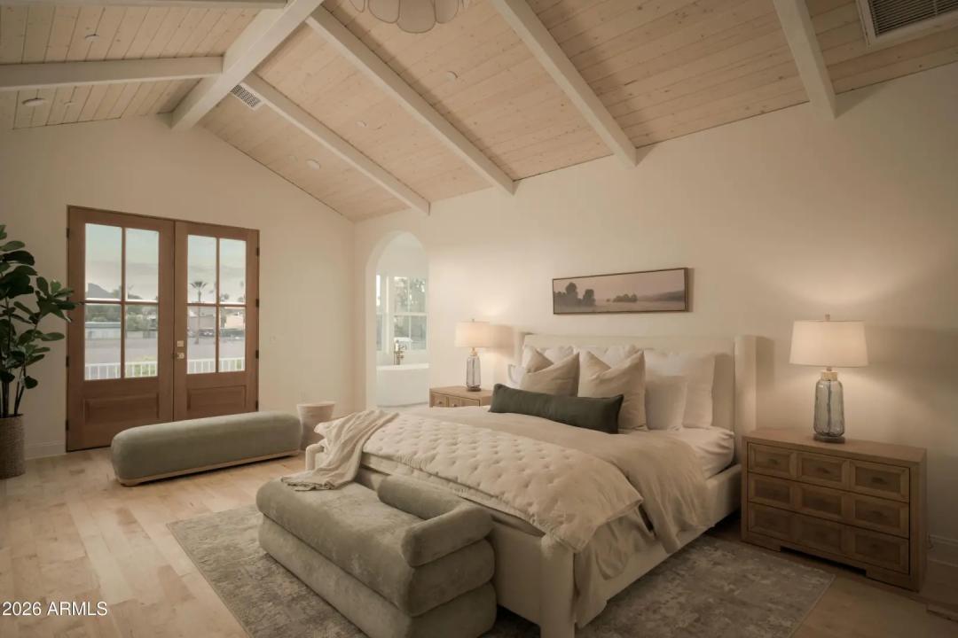 Real Estate Picture 12
