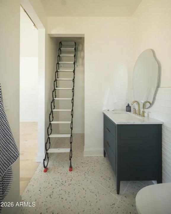Real Estate Picture 30