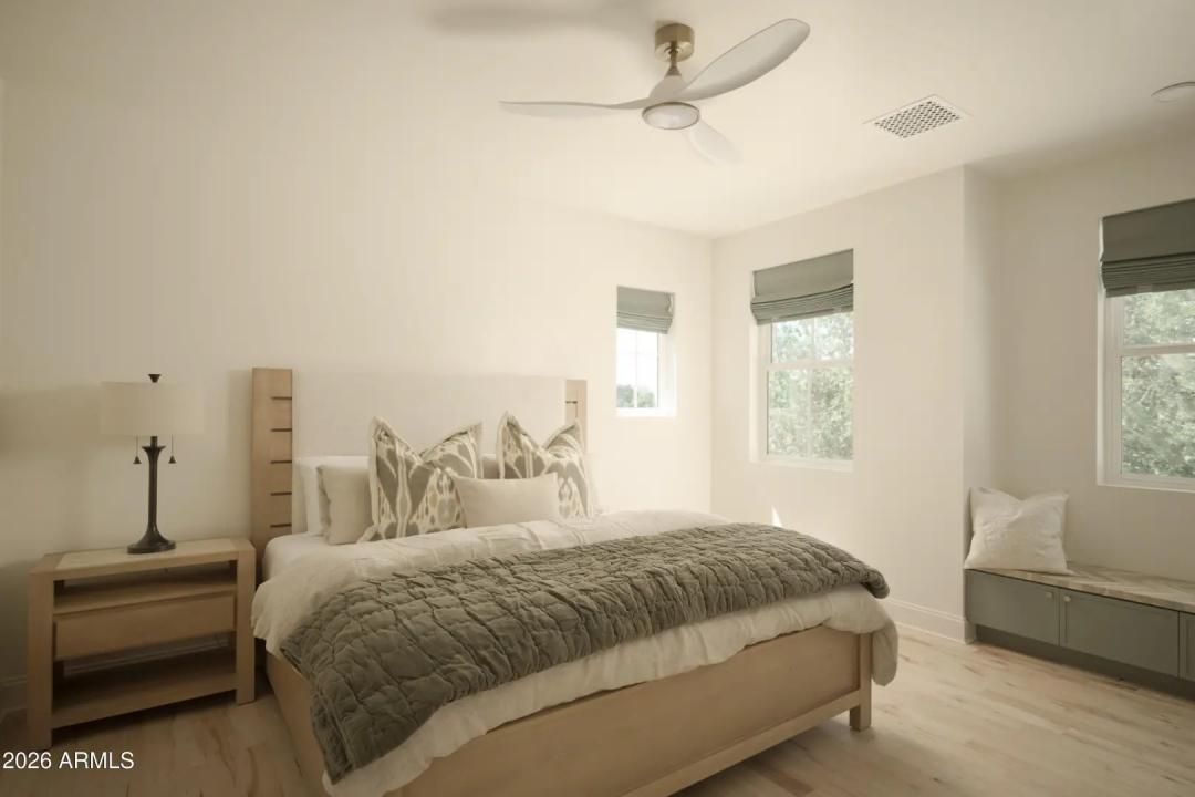 Real Estate Picture 24