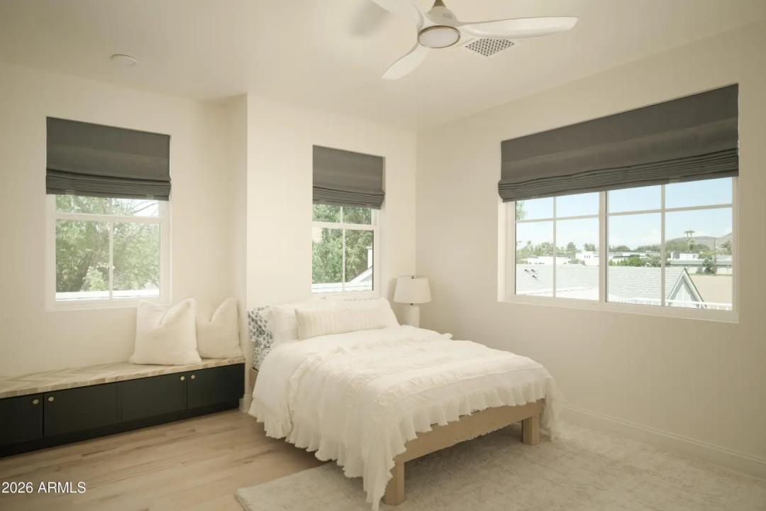 Real Estate Picture 28
