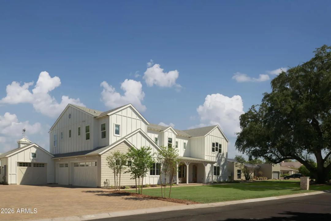 Real Estate Picture 3