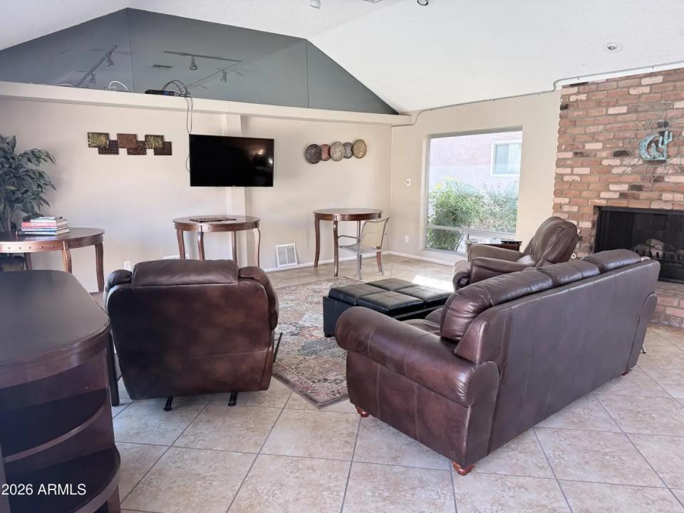 Real Estate Picture 20