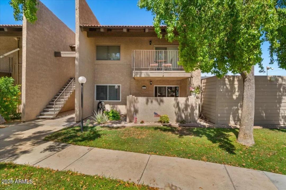 Real Estate Picture 1