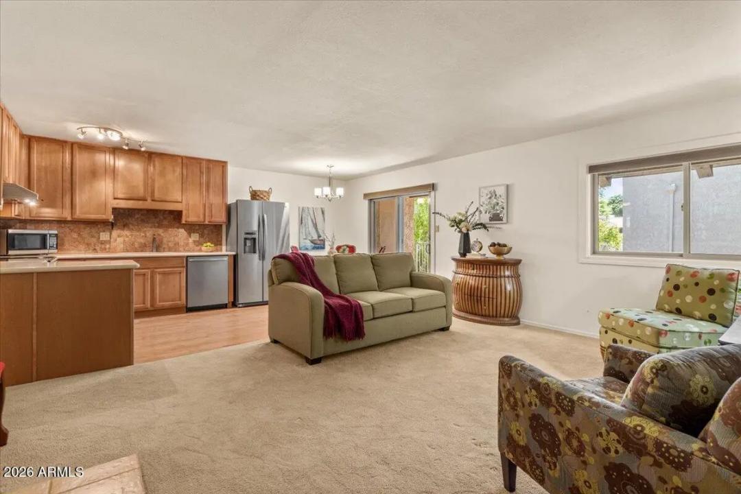 Real Estate Picture 3