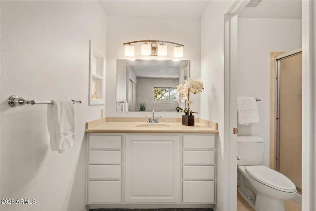 Real Estate Picture 9