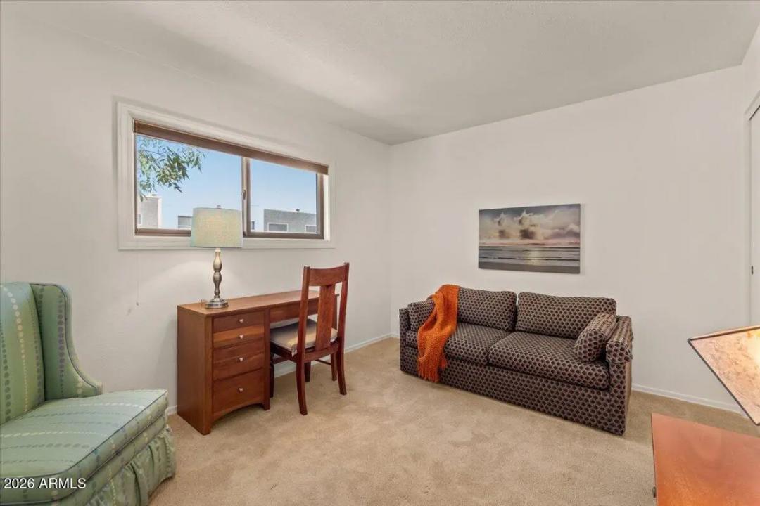 Real Estate Picture 12