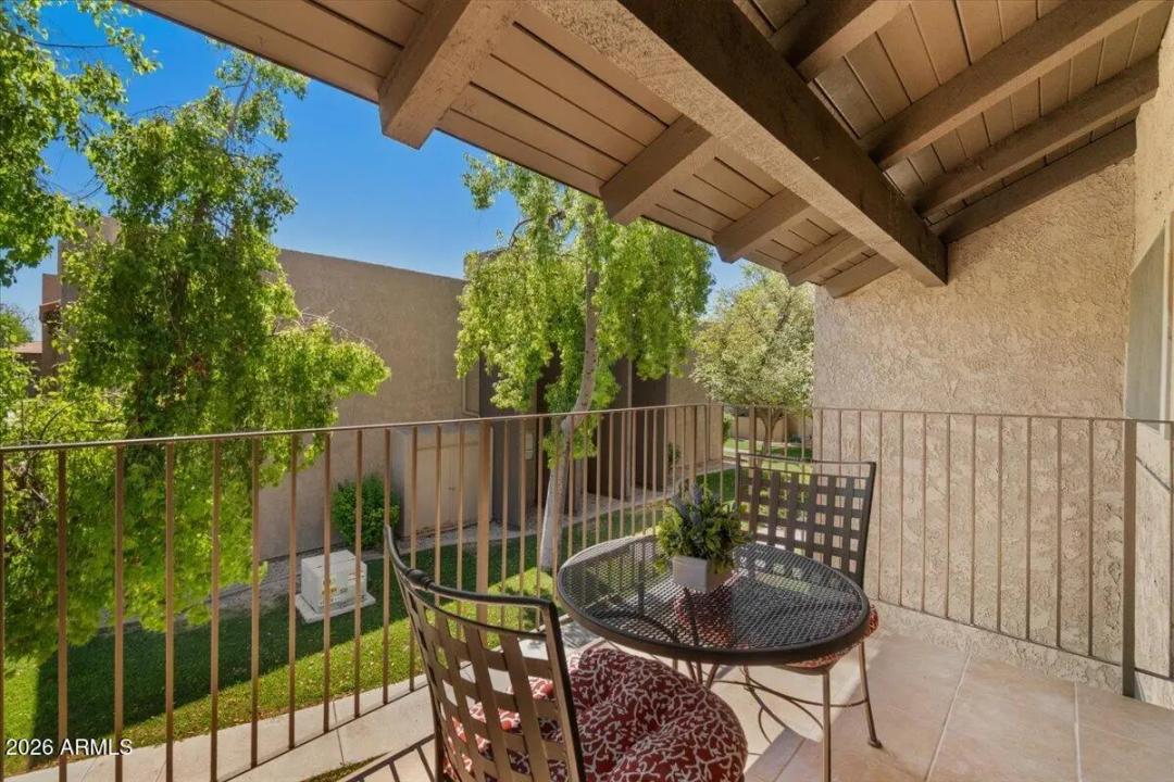 Real Estate Picture 14