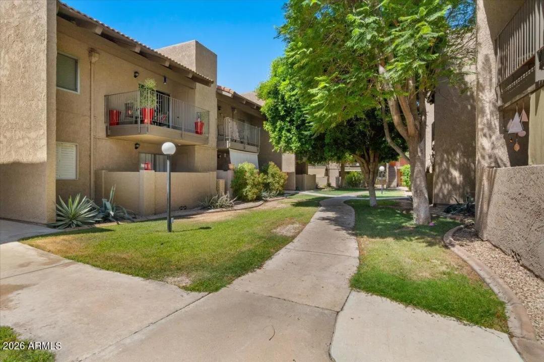 Real Estate Picture 16