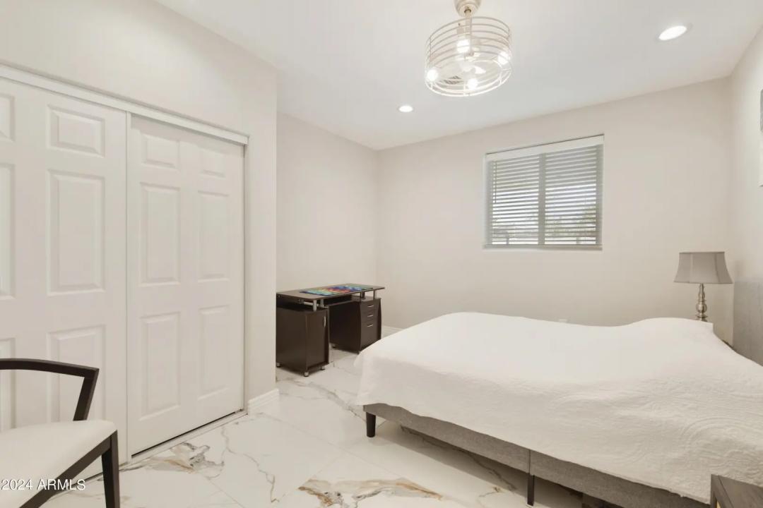 Real Estate Picture 16