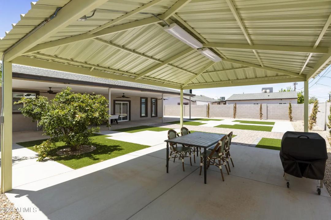 Real Estate Picture 23