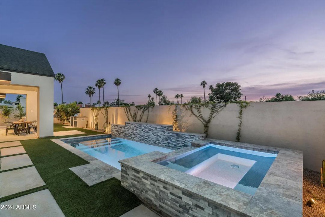Real Estate Picture 8