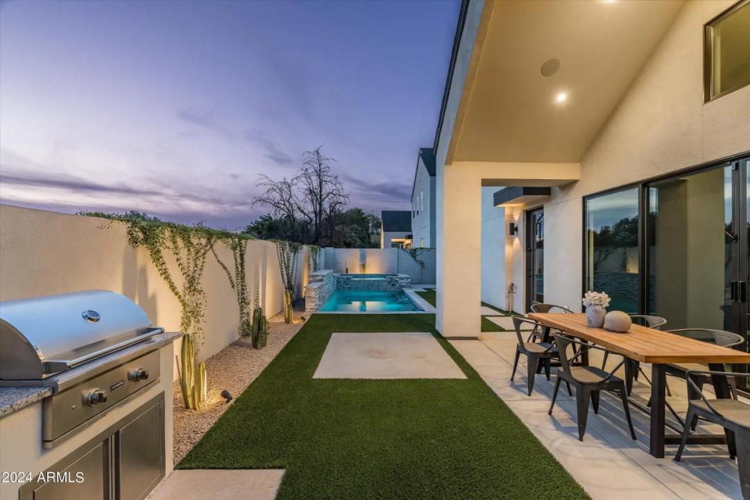 Real Estate Picture 9