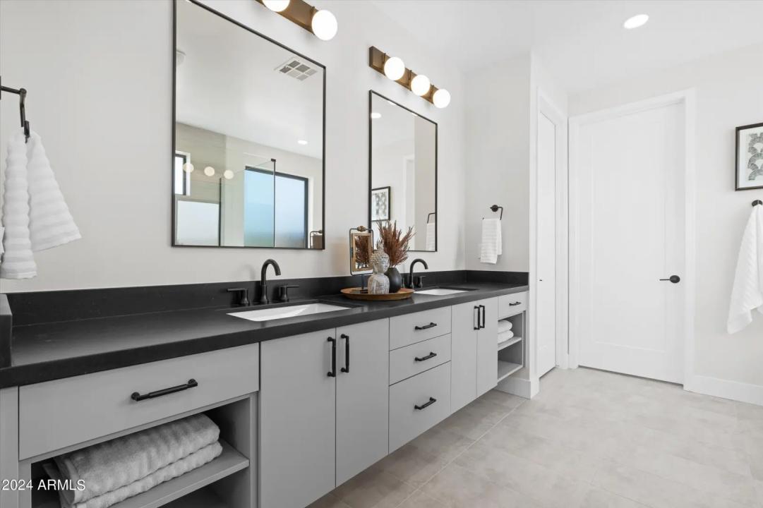 Real Estate Picture 18