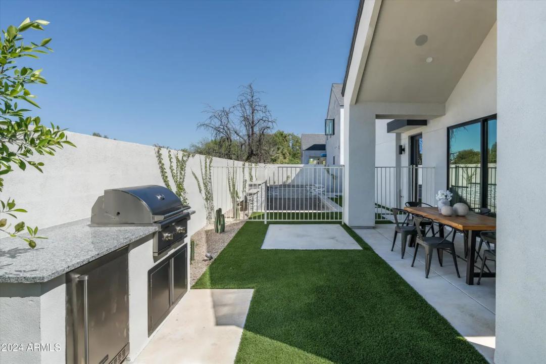 Real Estate Picture 30
