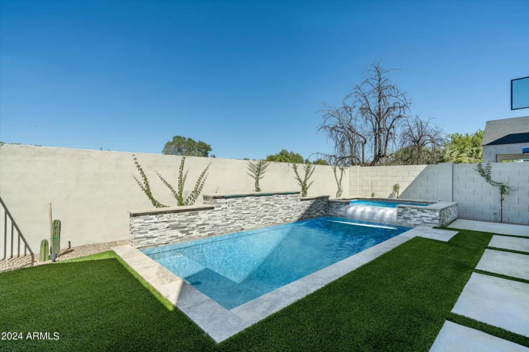 Real Estate Picture 32