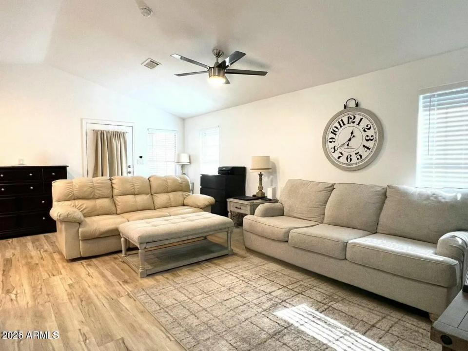 Real Estate Picture 3