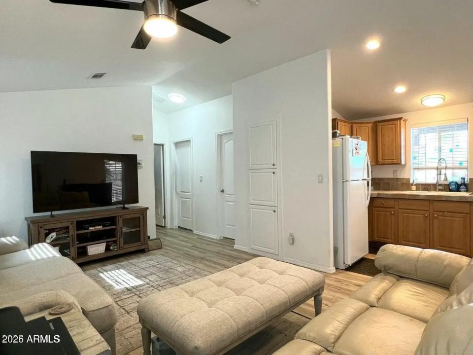 Real Estate Picture 5