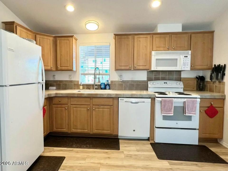 Real Estate Picture 6