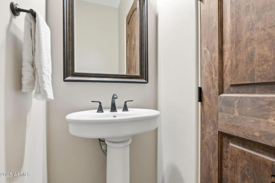 Real Estate Picture 28