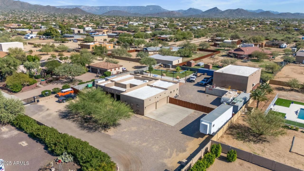 Real Estate Picture 50