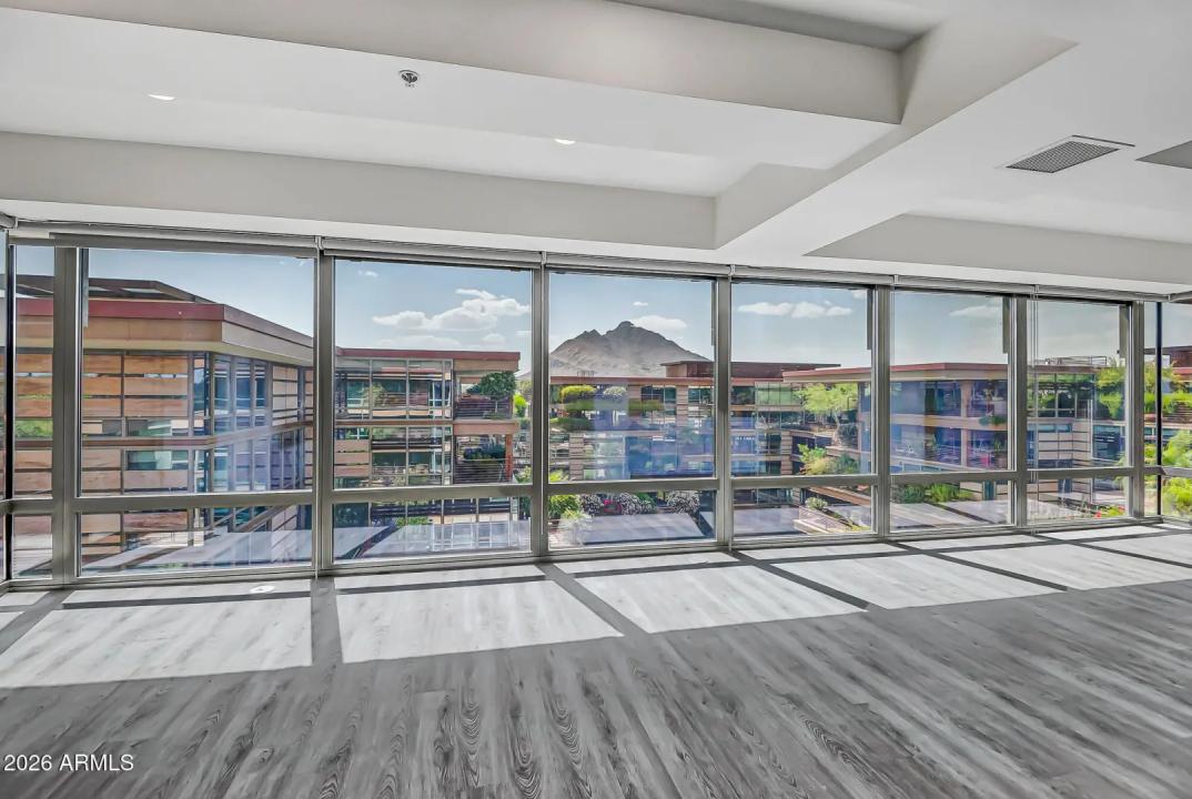 Real Estate Picture 4