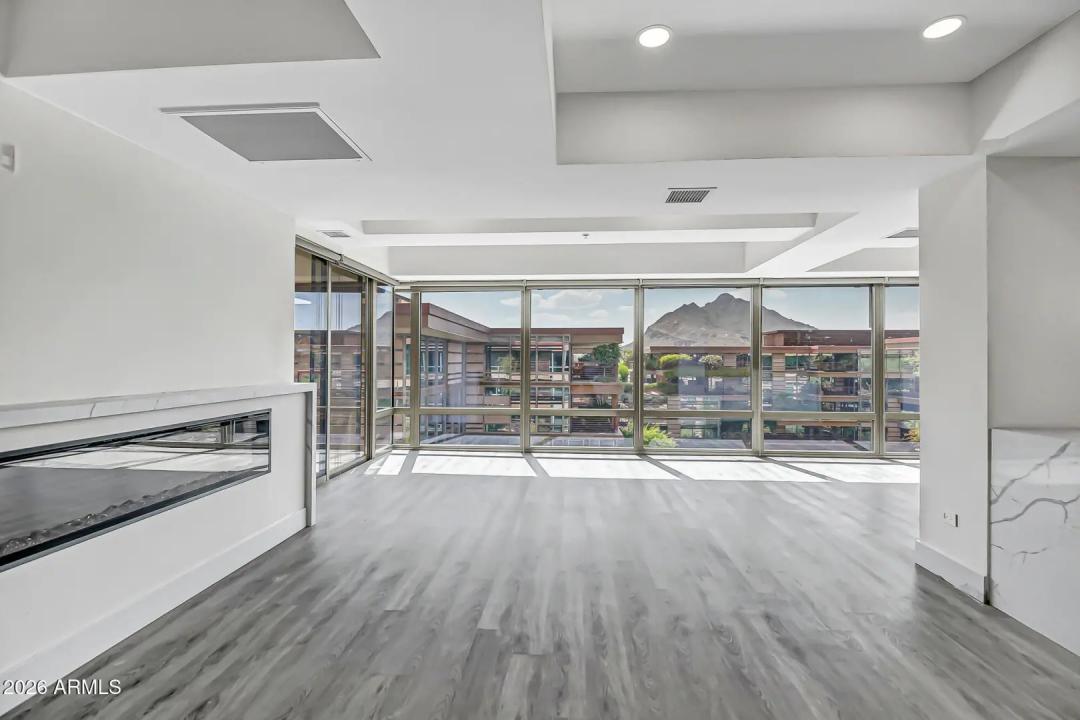 Real Estate Picture 6