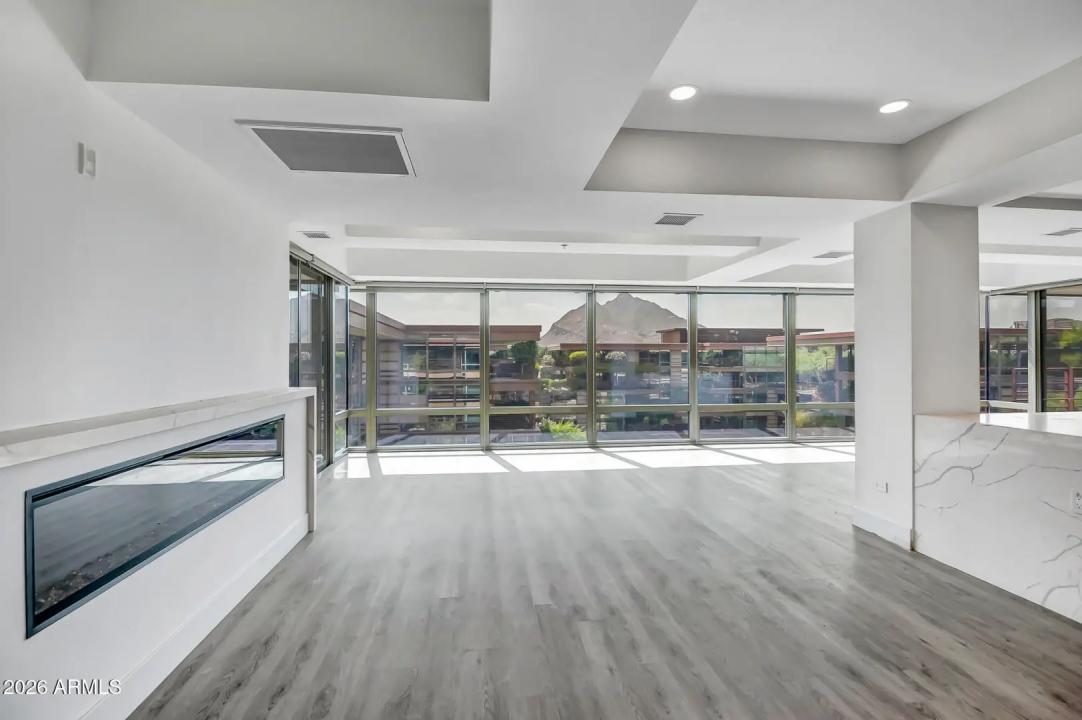 Real Estate Picture 7