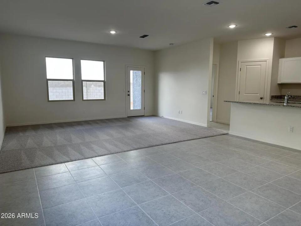 Real Estate Picture 3