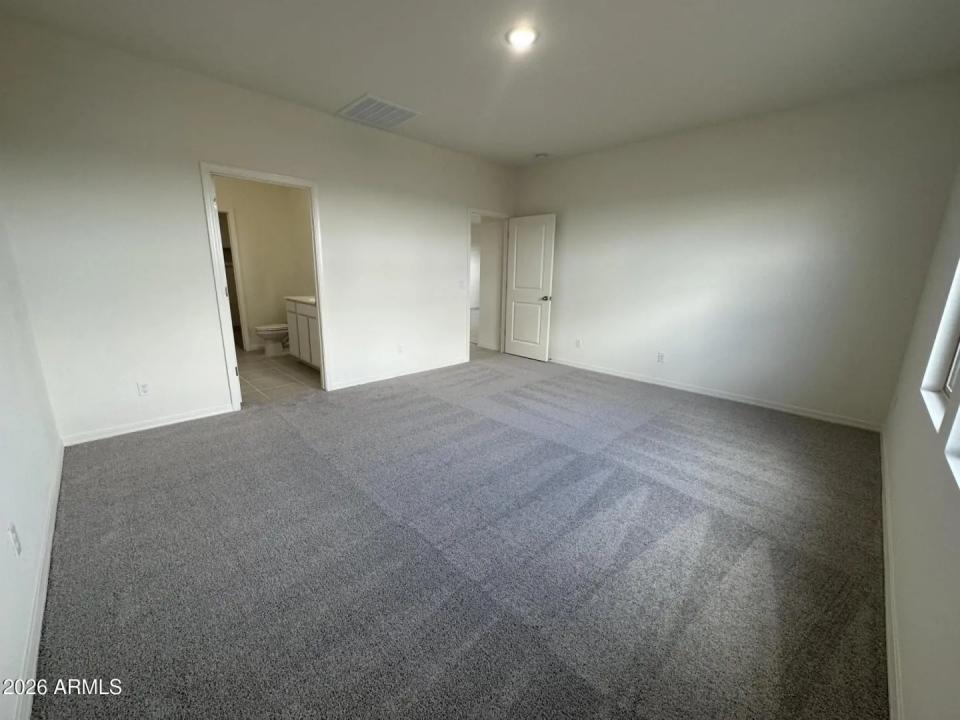 Real Estate Picture 5