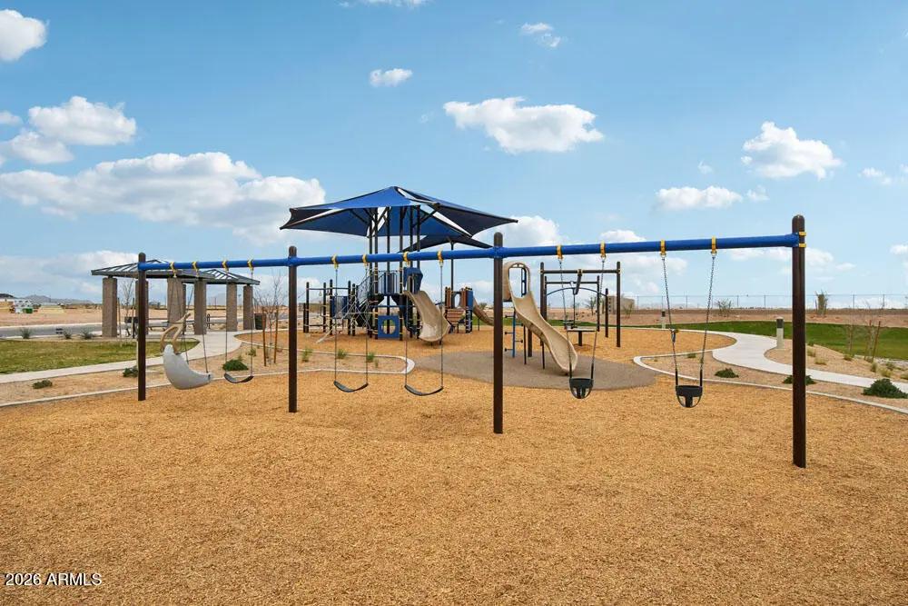 Real Estate Picture 11