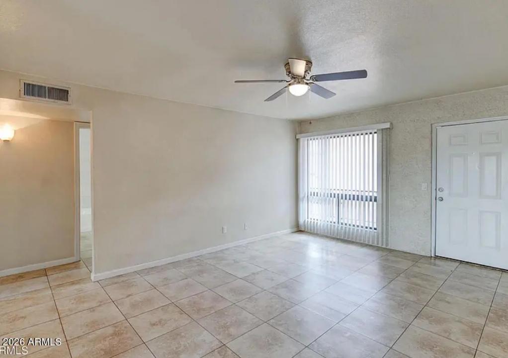 Real Estate Picture 4