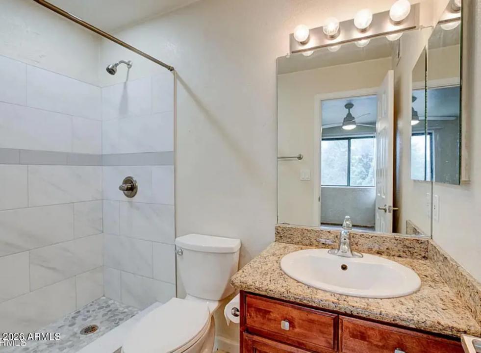 Real Estate Picture 7