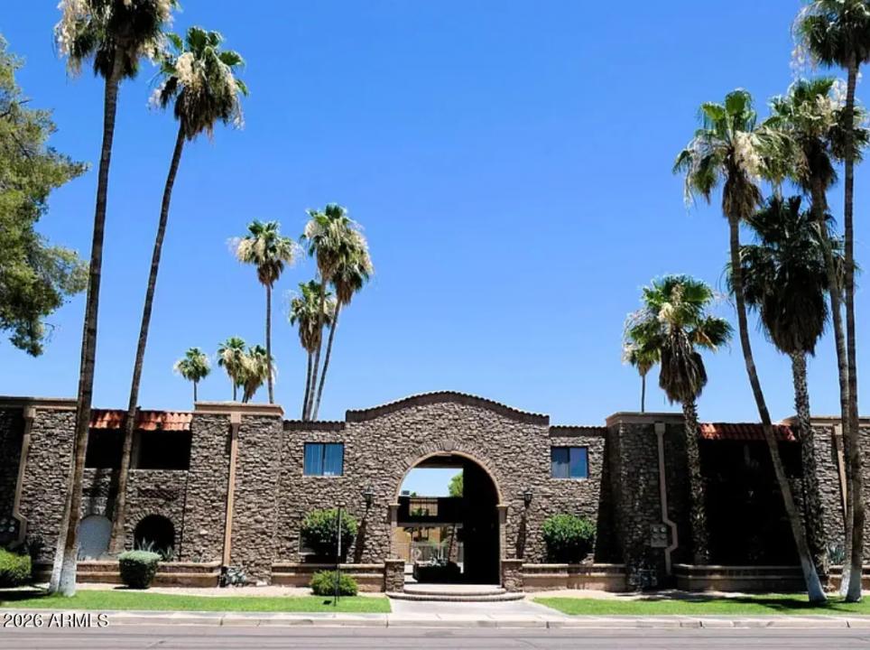 Real Estate Picture 10