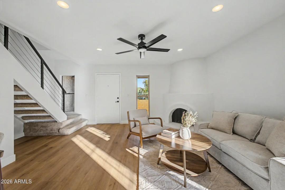 Real Estate Picture 1