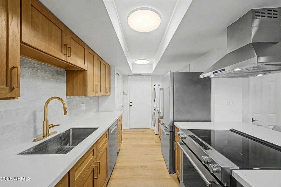 Real Estate Picture 7