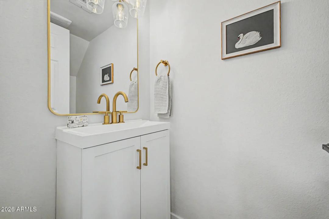 Real Estate Picture 10