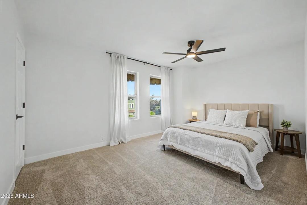 Real Estate Picture 11