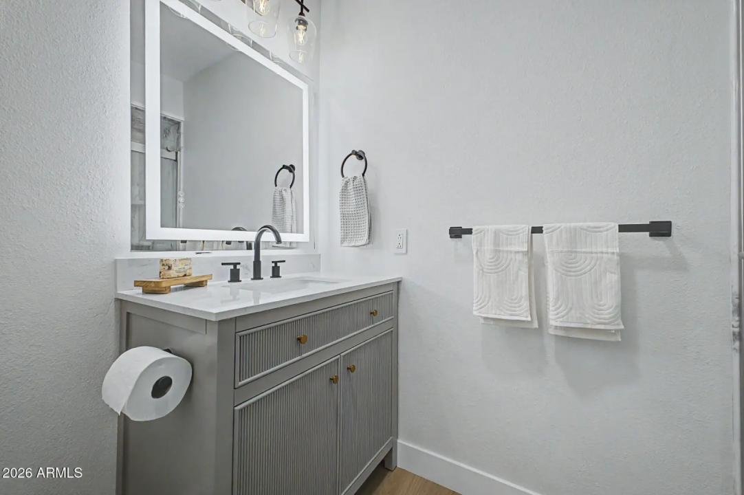 Real Estate Picture 13