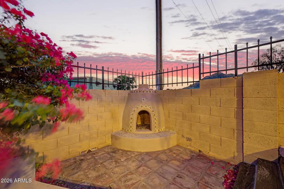 Real Estate Picture 17