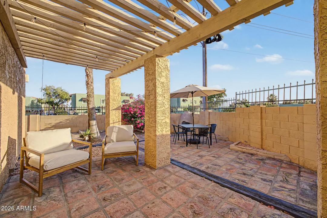 Real Estate Picture 18