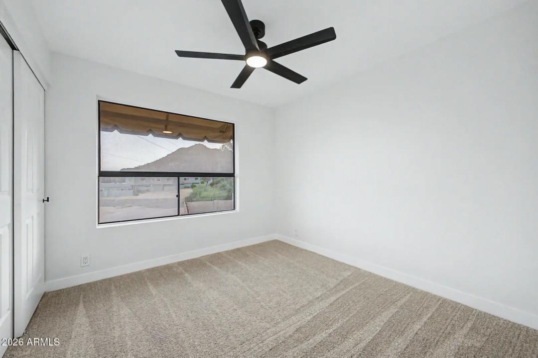Real Estate Picture 12