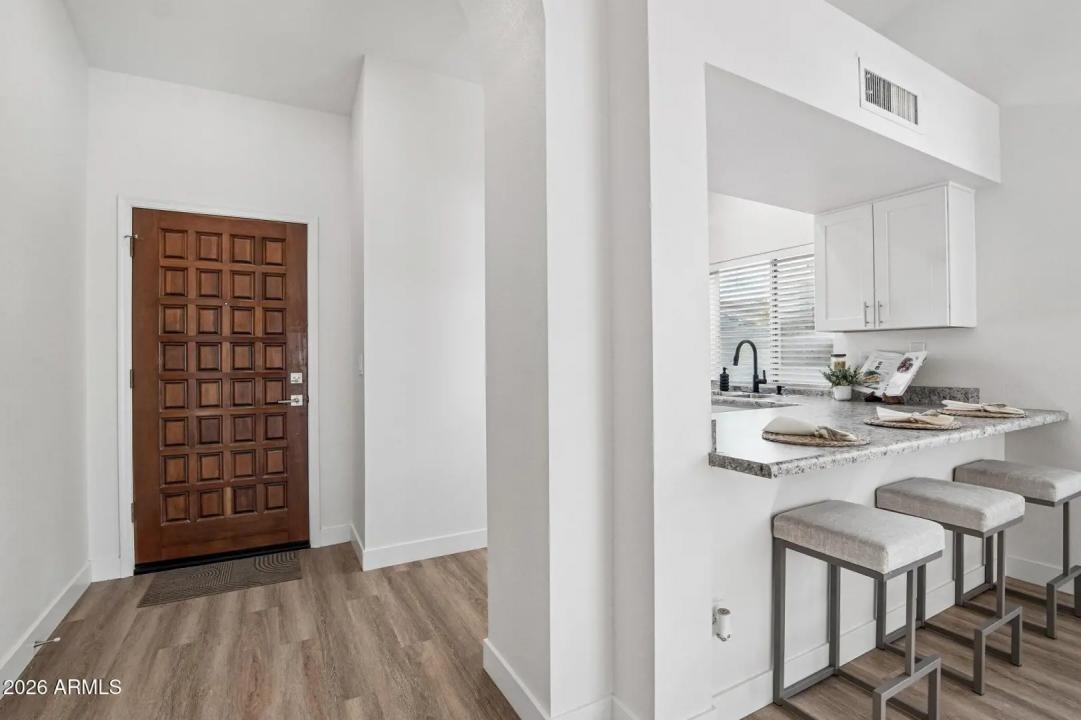Real Estate Picture 4