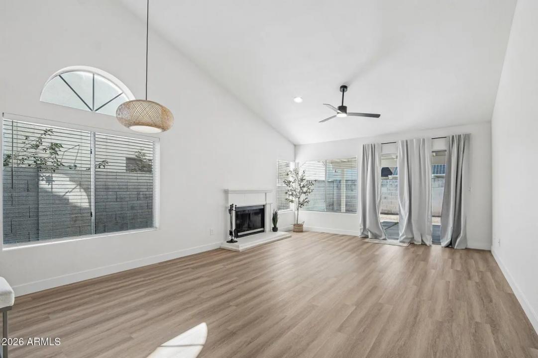 Real Estate Picture 6