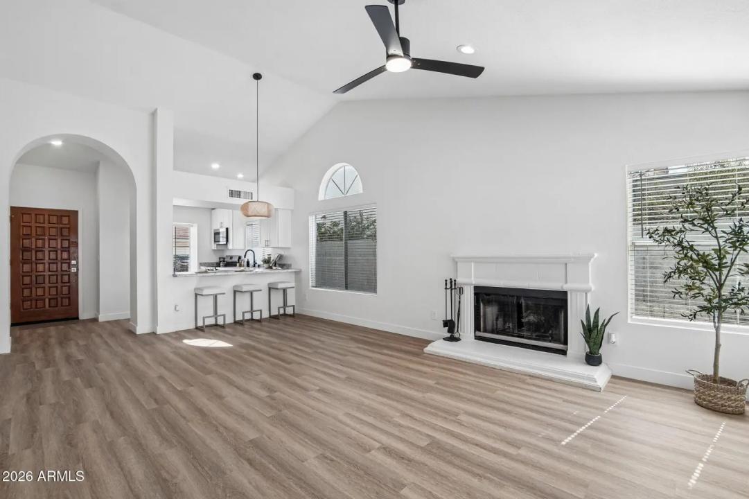 Real Estate Picture 9