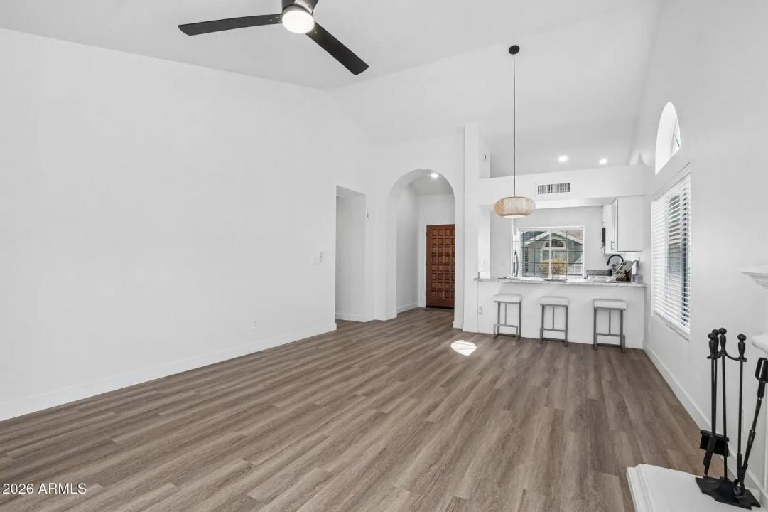 Real Estate Picture 10