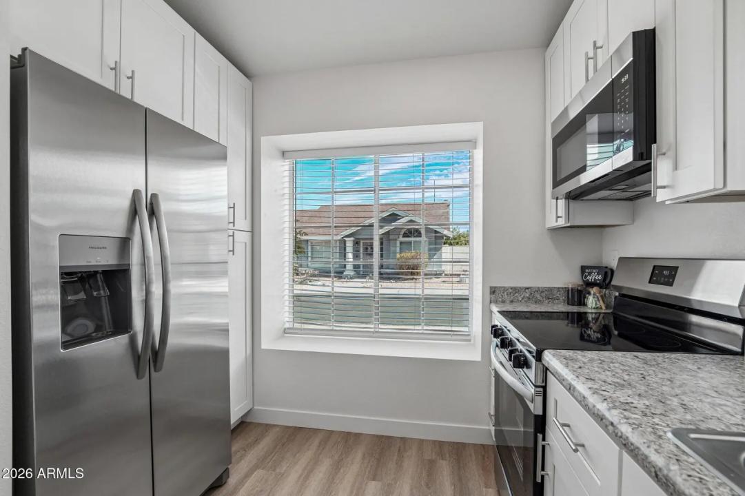 Real Estate Picture 14