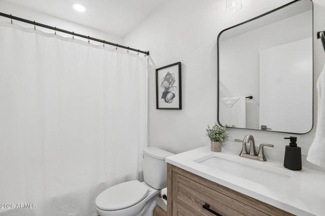 Real Estate Picture 15